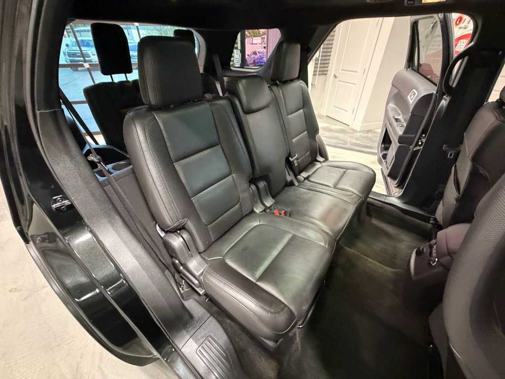 Used 2015 Ford Explorer XLT w/ Equipment Group 202A AWD/4WD image 5