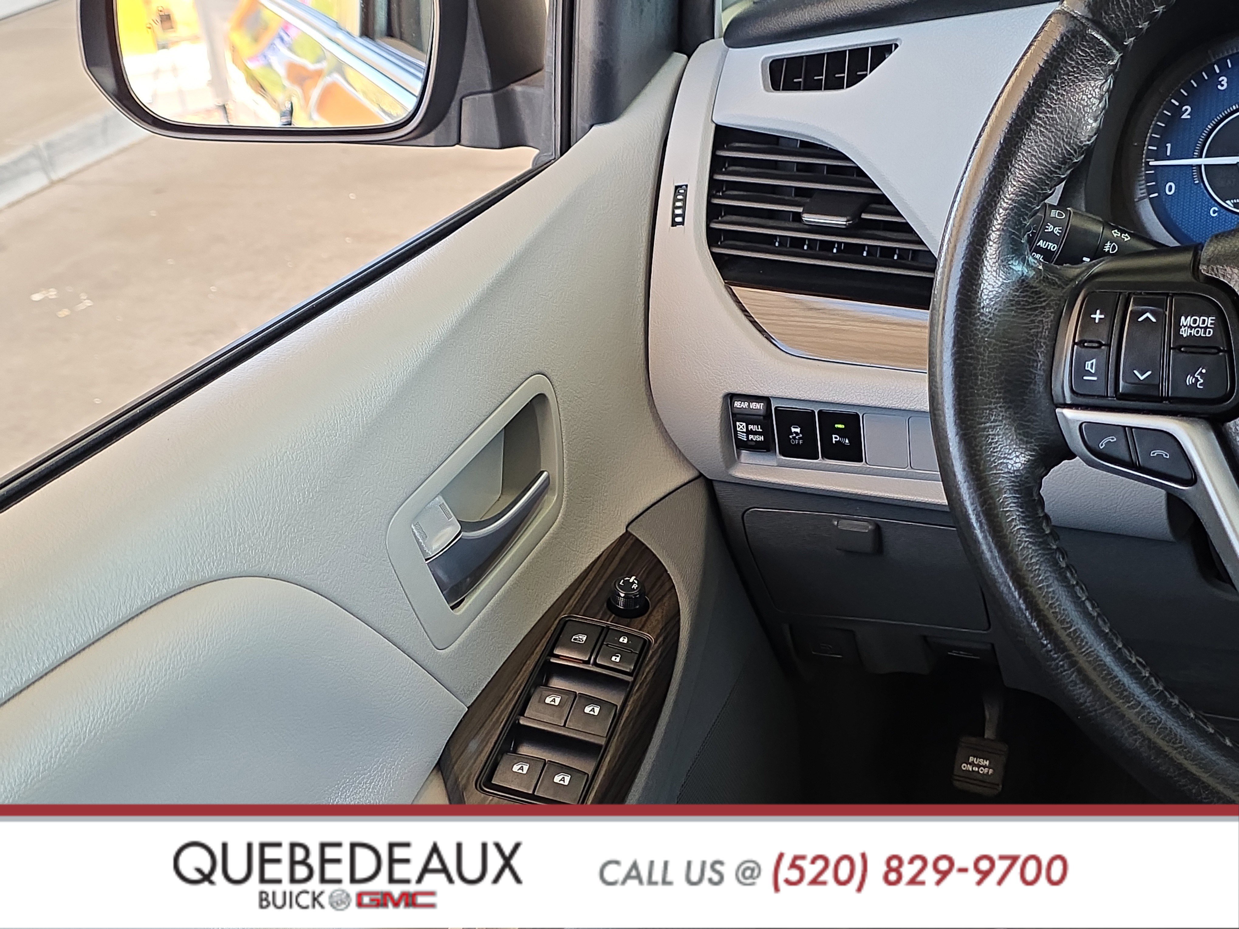 Used 2020 Toyota Sienna XLE w/ XLE Navigation Package FWD image 25