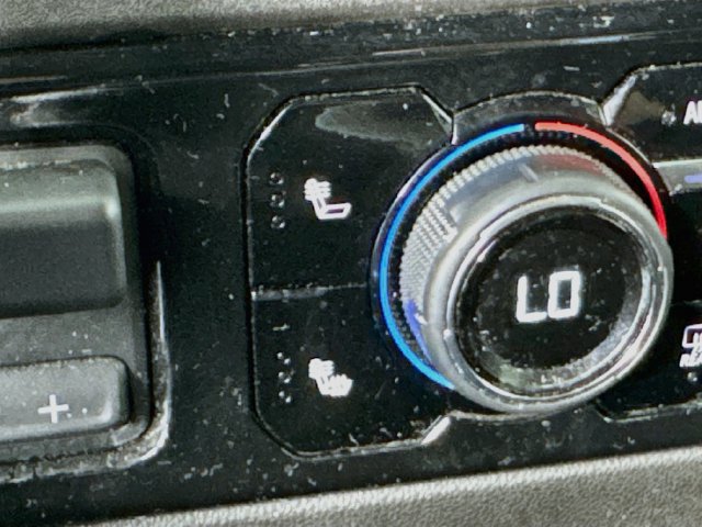 Used 2025 Chevrolet Silverado 1500 LT AWD/4WD image 21