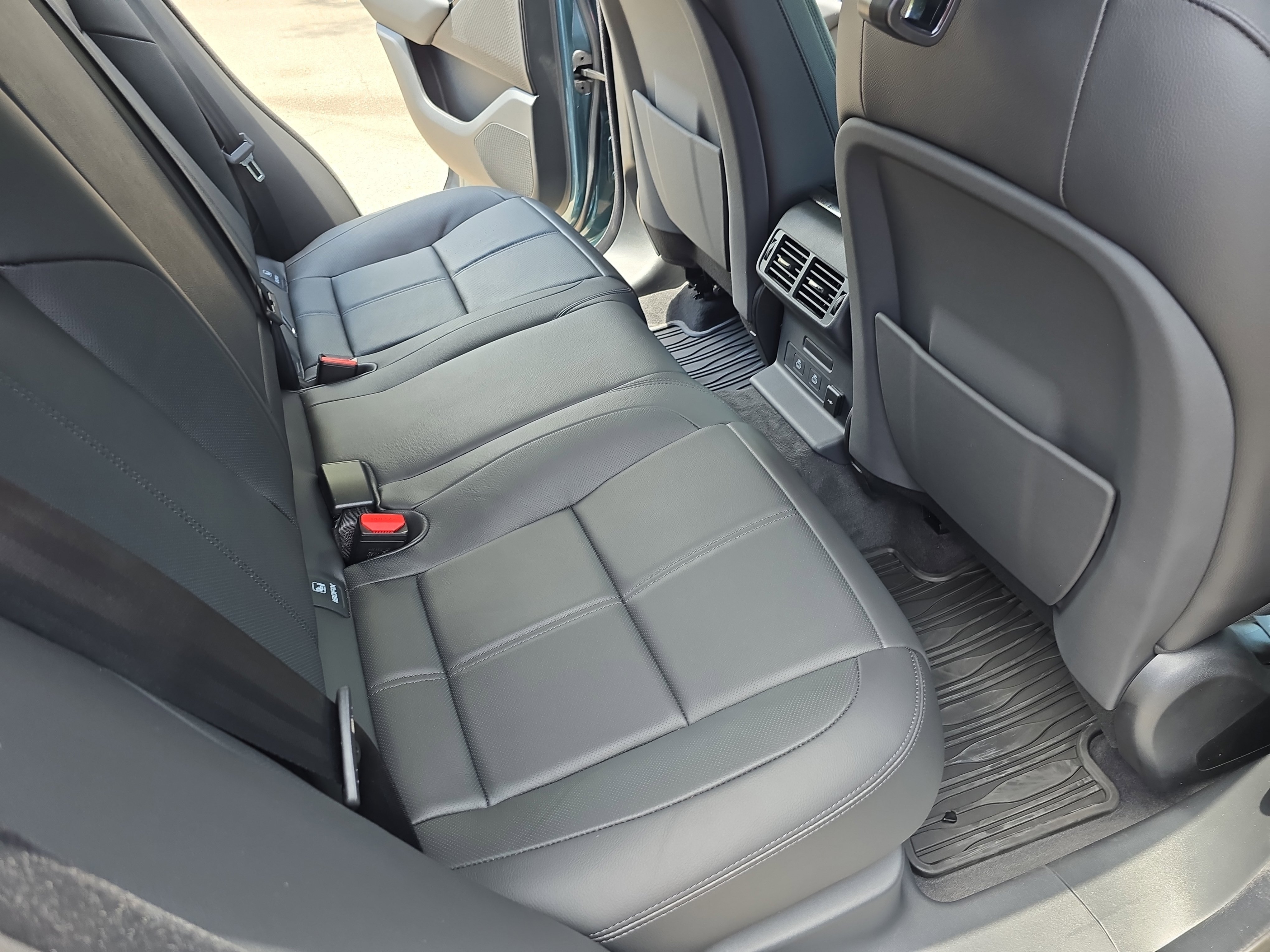 New 2026 Land Rover Range Rover Velar Dynamic SE image 11