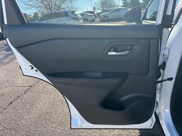 Certified 2025 Nissan Rogue SV AWD/4WD image 16