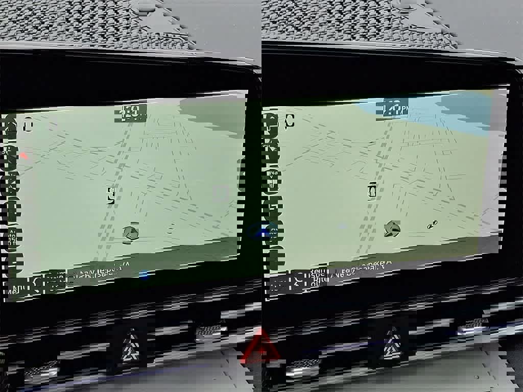 Used 2025 Hyundai Elantra Limited image 16