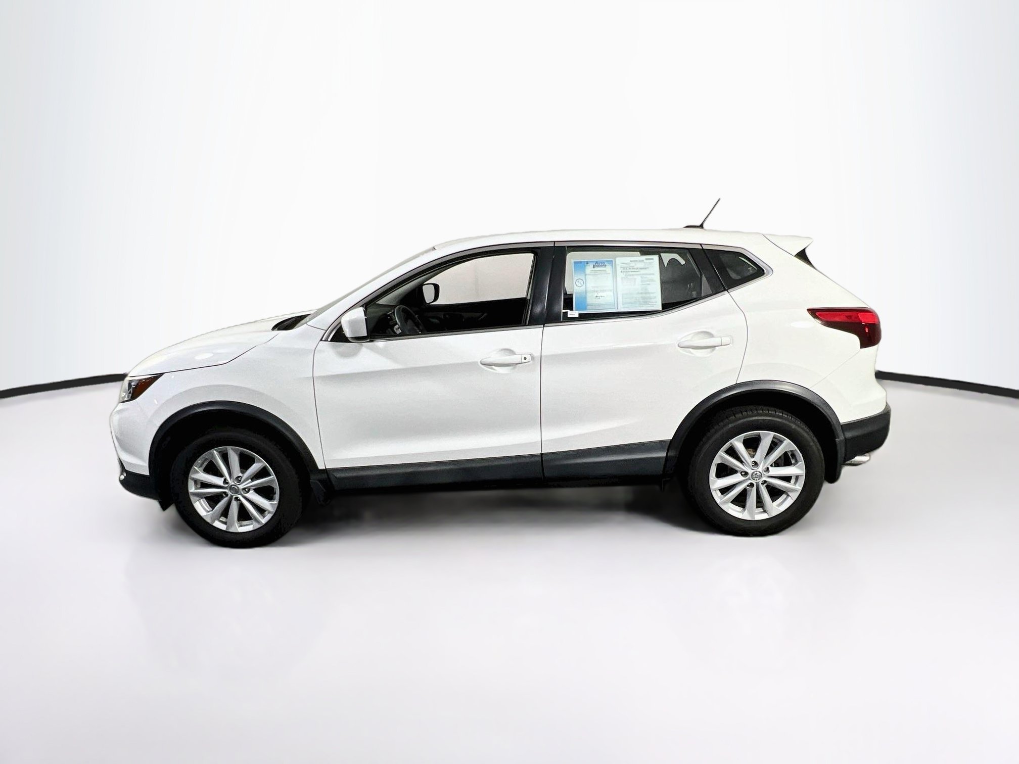 Used 2018 Nissan Rogue Sport S w/ S Appearance Package AWD/4WD image 8