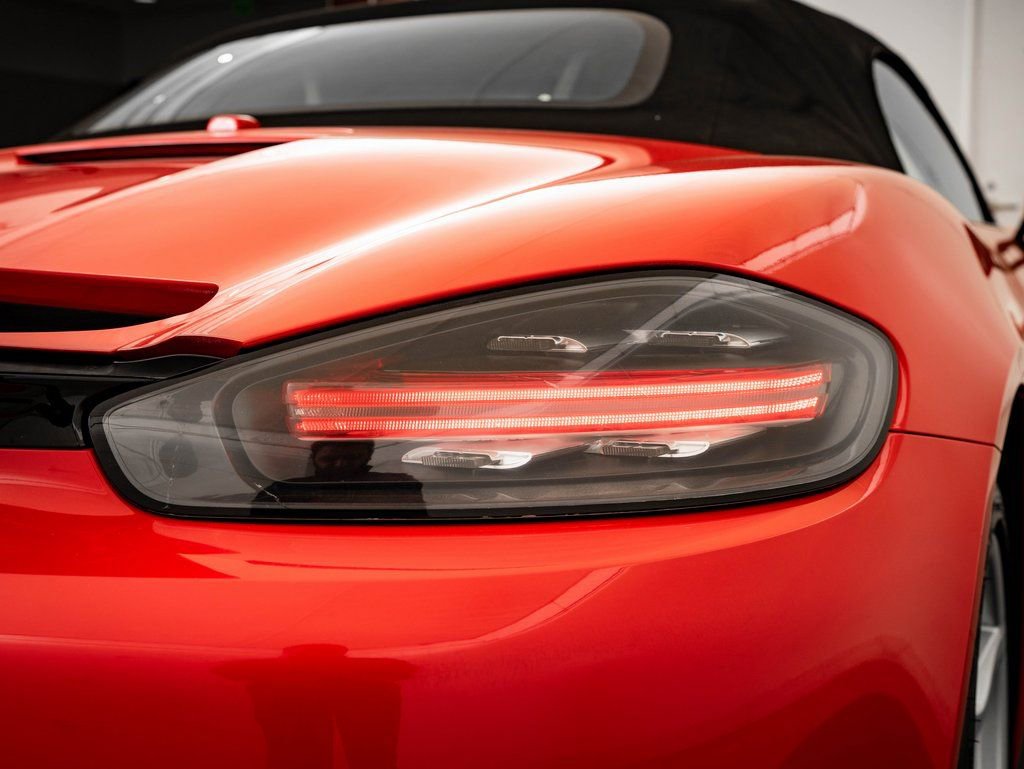Used 2021 Porsche 718 Boxster image 21