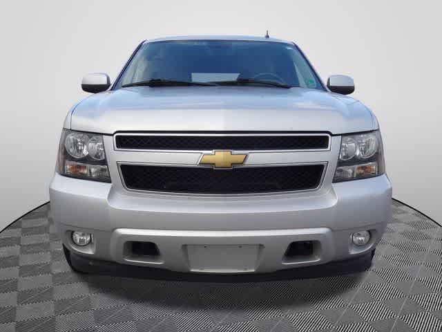Used 2014 Chevrolet Suburban LT RWD image 5