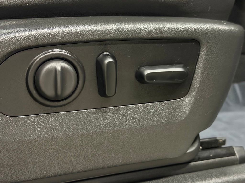 Used 2020 Chevrolet Silverado 1500 LTZ image 29