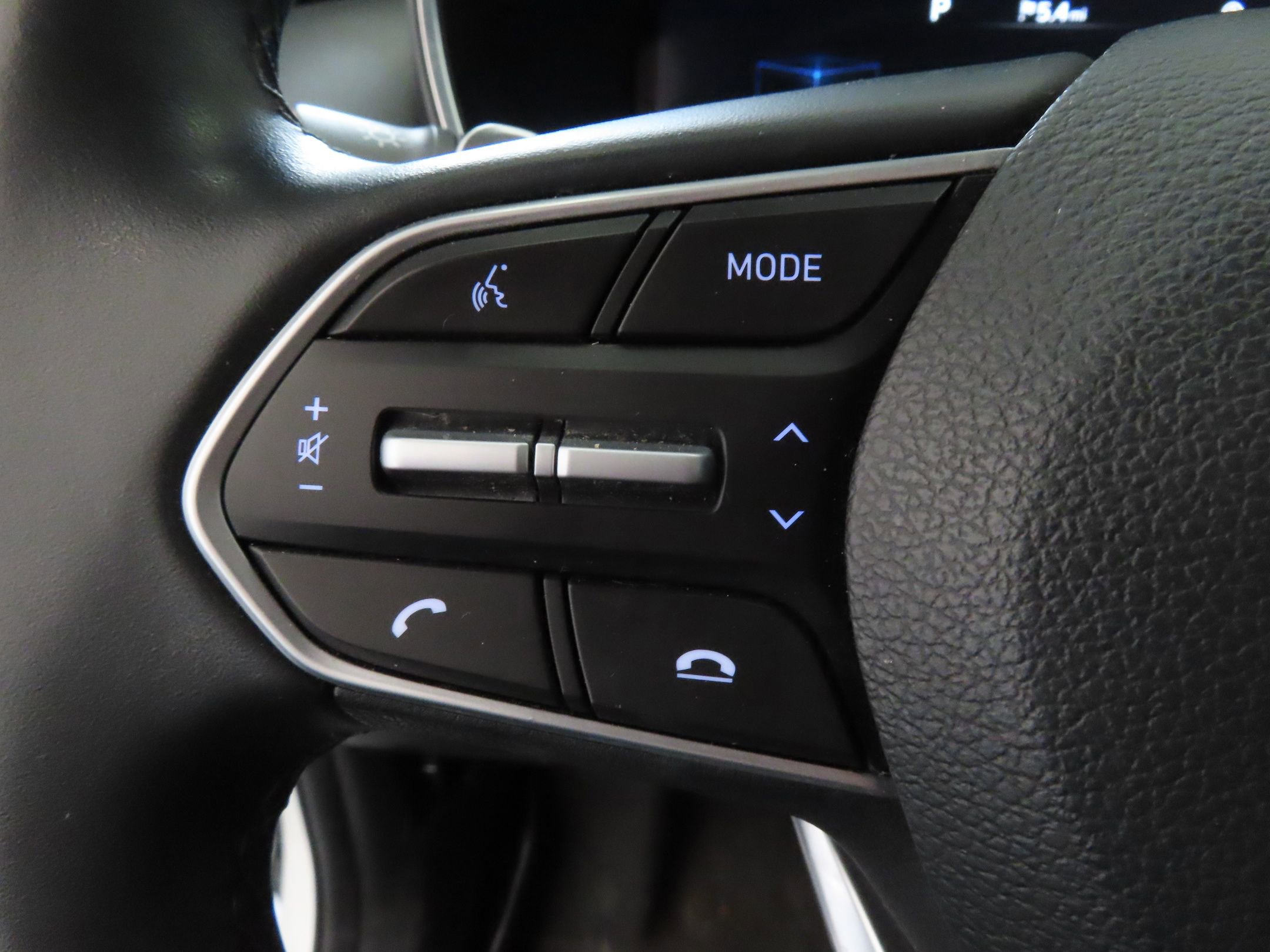 Used 2022 Hyundai Santa Fe Limited FWD image 15