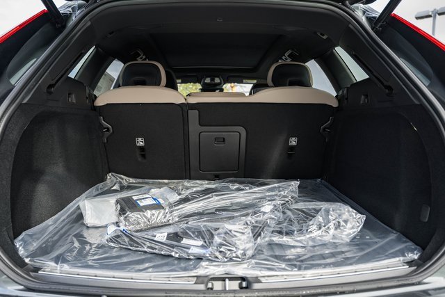 New 2026 Volvo XC60 B5 Plus w/ Protection Package Premier image 9