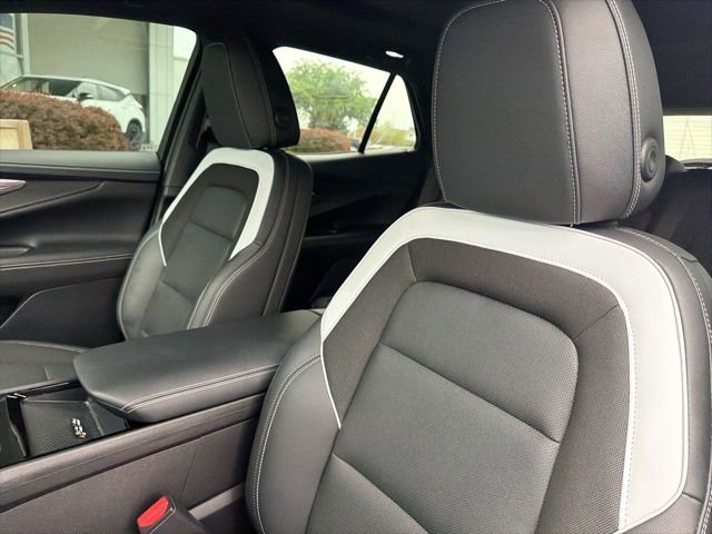 Used 2024 Chevrolet Blazer EV LT image 15