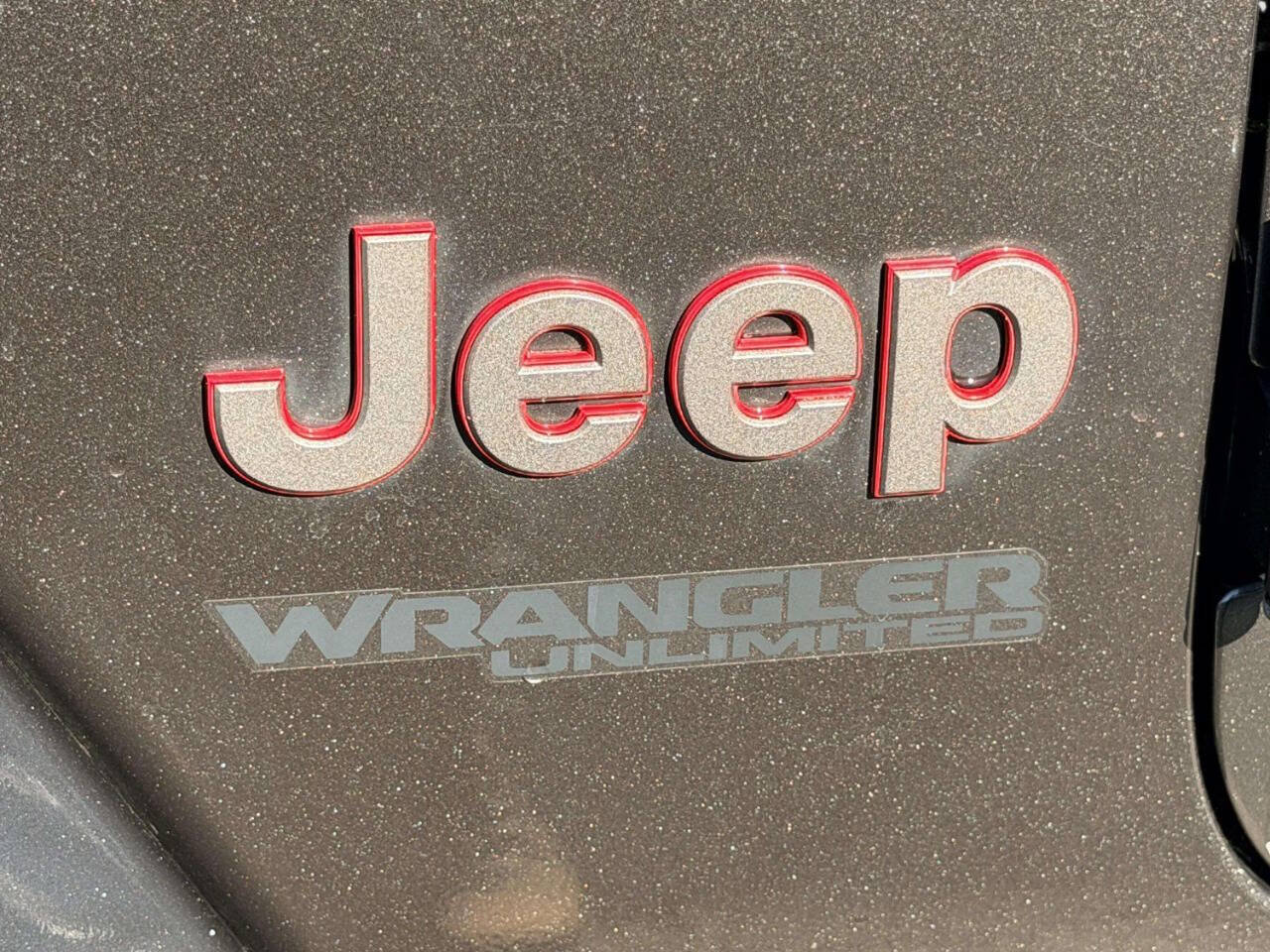Used 2019 Jeep Wrangler Unlimited Rubicon w/ Cold Weather Group AWD/4WD image 5