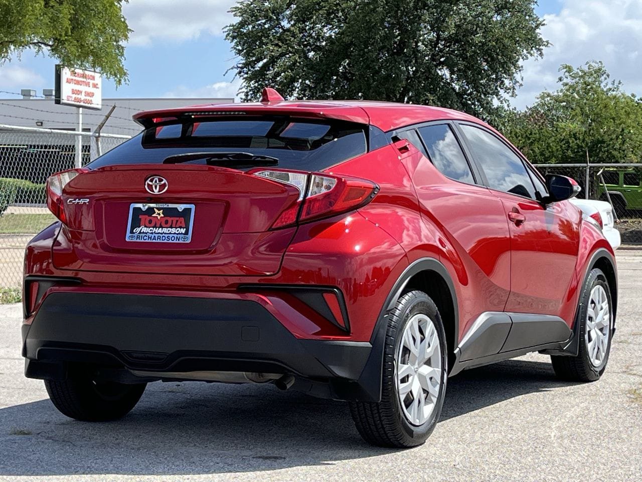 Used 2020 Toyota C-HR LE FWD image 5