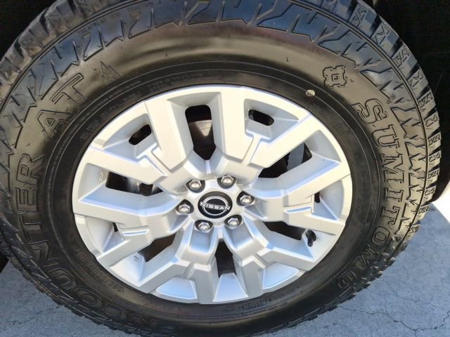 Used 2022 Nissan Frontier SV w/ SV Premium Package image 7