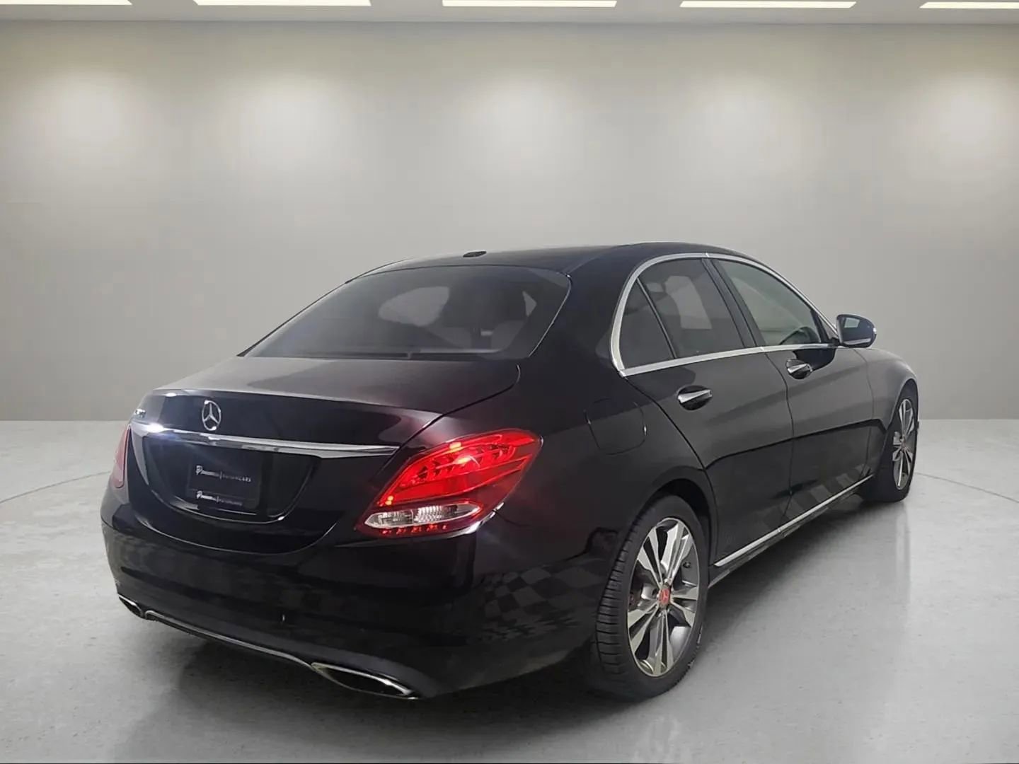 Used 2015 Mercedes-Benz C 300 Sedan image 7
