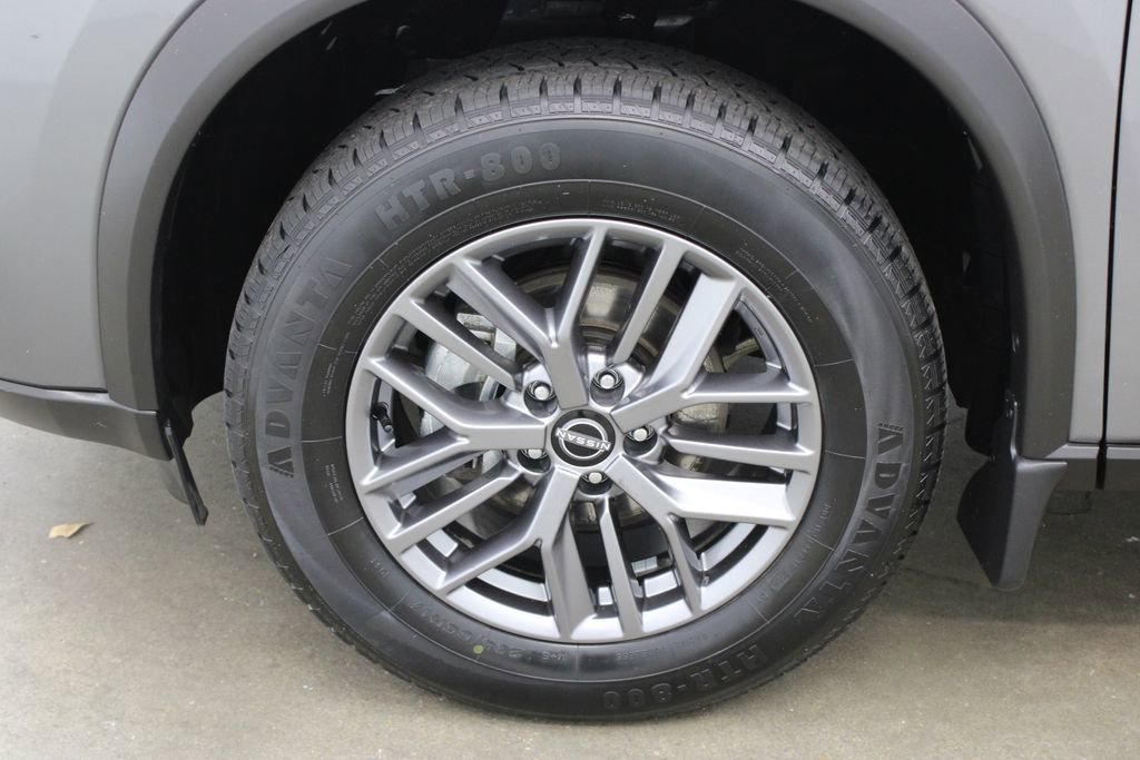 Used 2024 Nissan Rogue S image 26