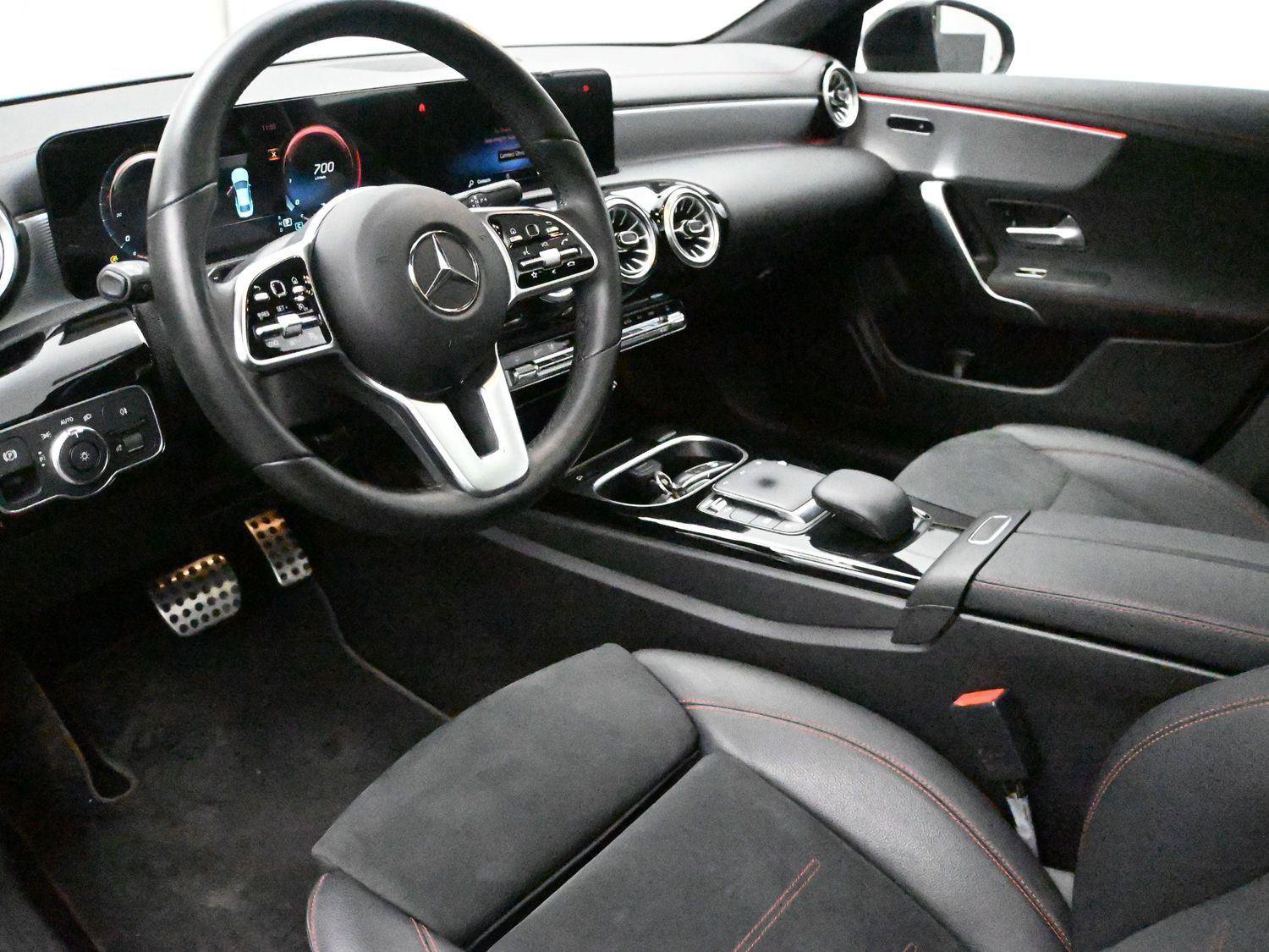 Used 2022 Mercedes-Benz CLA 250 4MATIC image 2