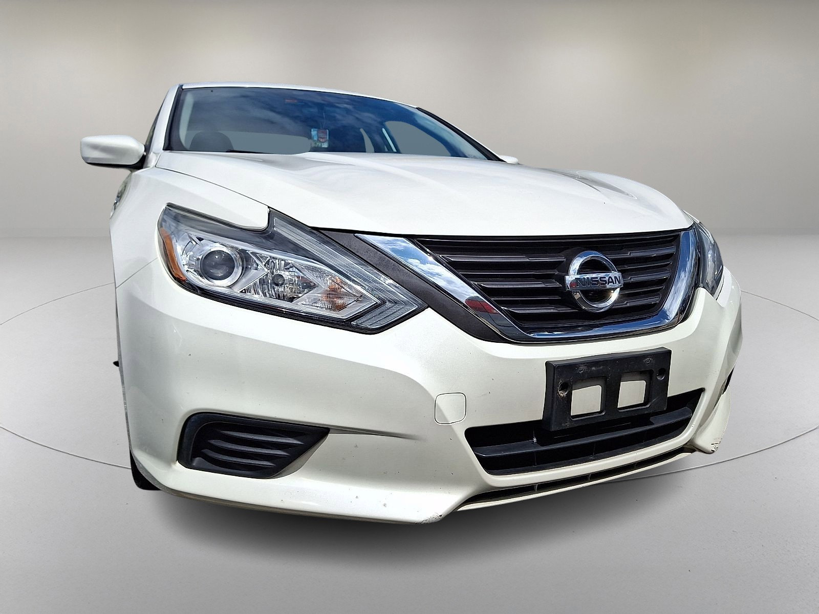 Used 2017 Nissan Altima 2.5 S w/ Power Driver Seat Package image 2