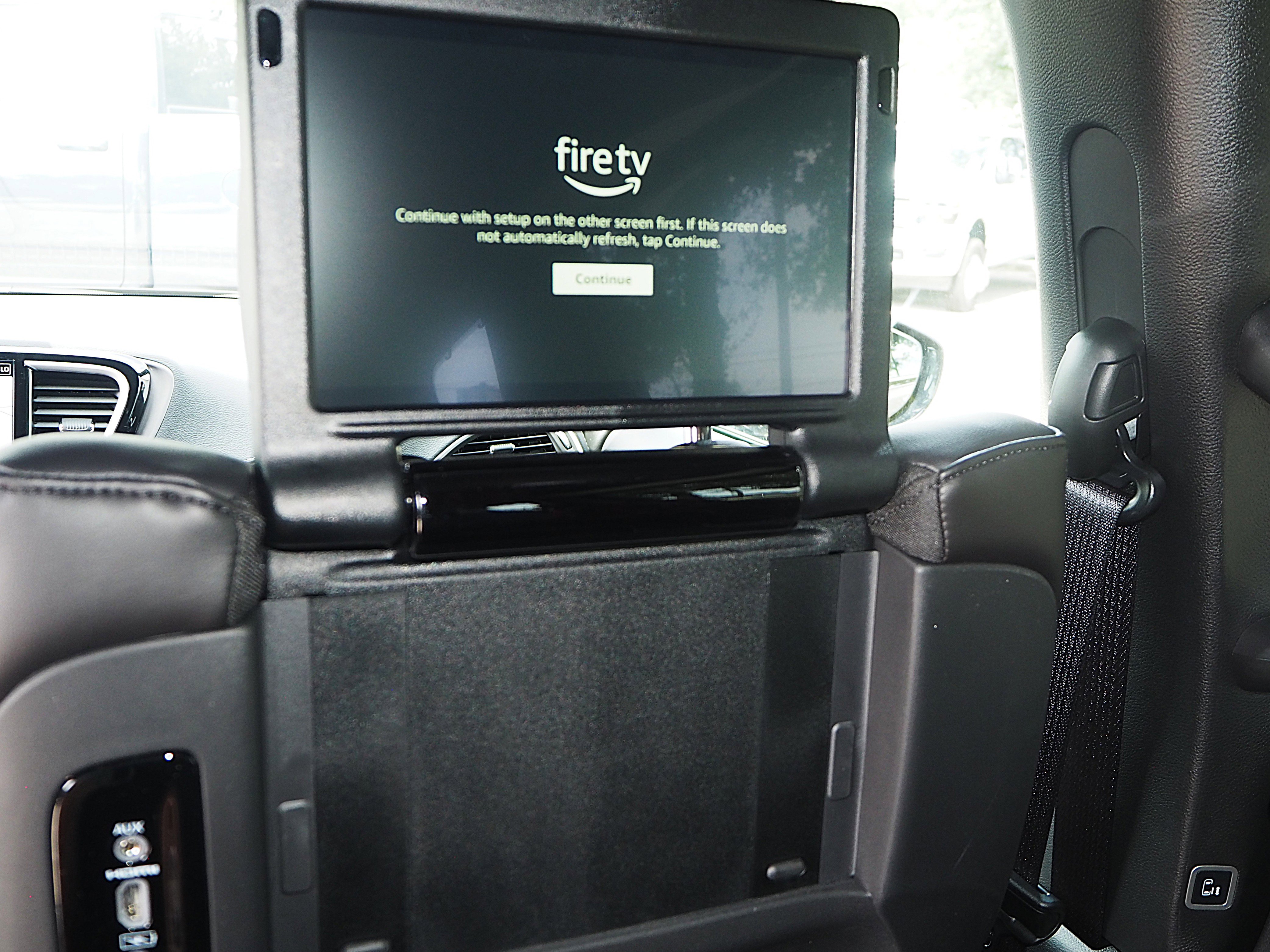 New 2025 Chrysler Pacifica Select w/ Uconnect Theater Family Group FWD image 26