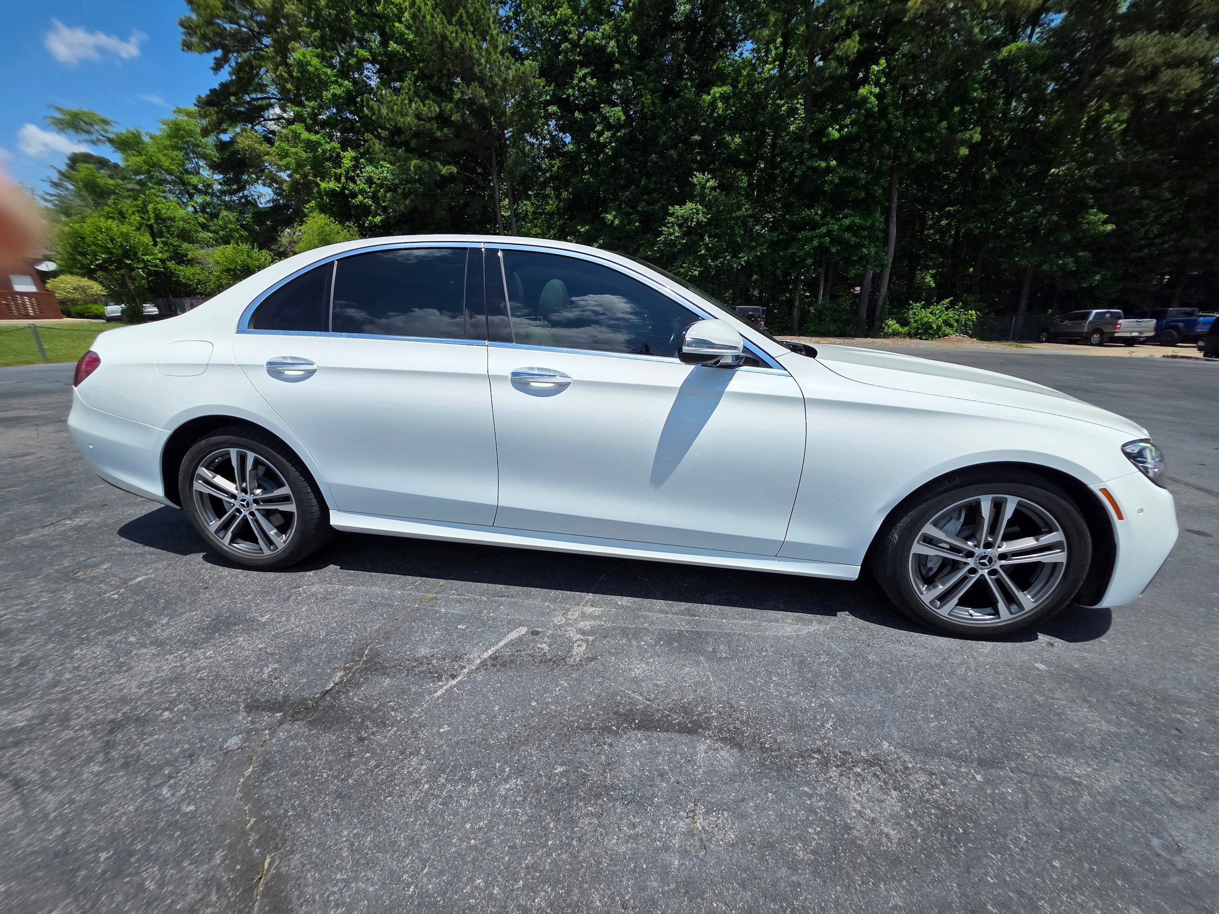 Used 2022 Mercedes-Benz E 350 4MATIC Sedan image 4