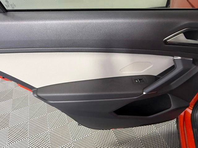 Used 2018 Volkswagen Tiguan SE w/ Panoramic Sunroof Package FWD image 34