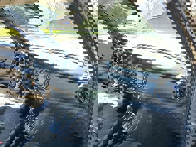 Used 2020 Nissan Kicks S image 29