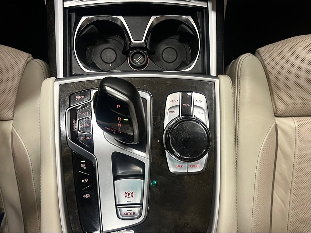 Used 2016 BMW 740i RWD image 23