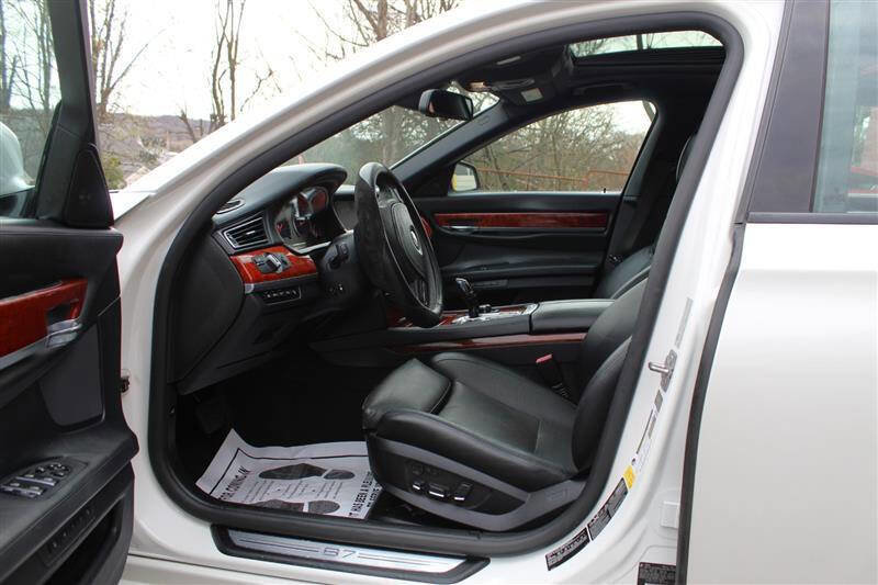 Used 2012 BMW ALPINA B7 xDrive LWB image 10