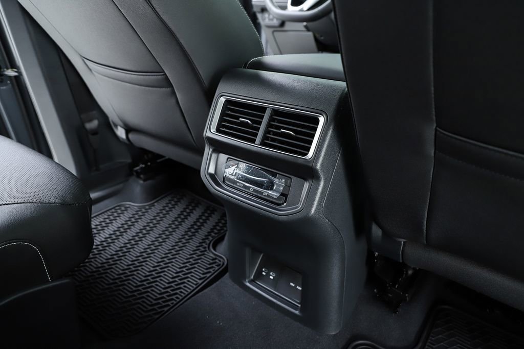New 2026 Volkswagen Atlas SE FWD image 39