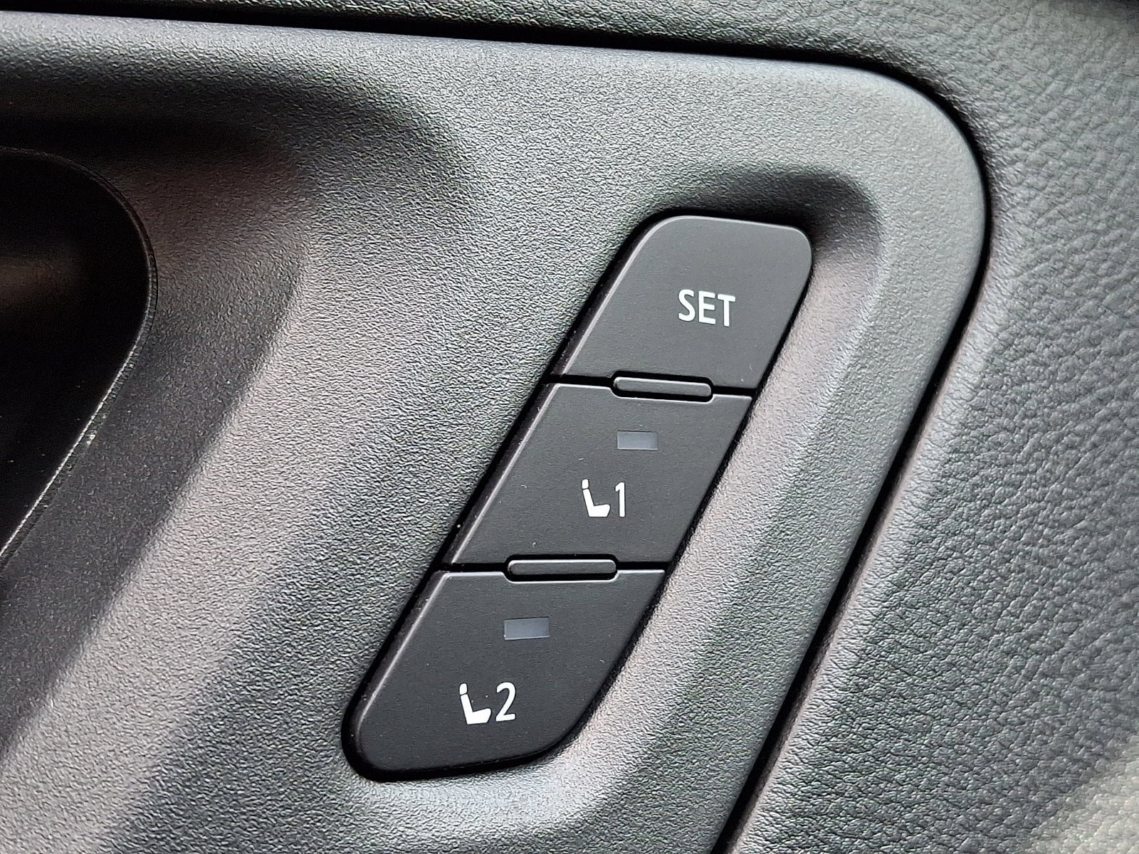 Certified 2023 Nissan Ariya FWD image 24