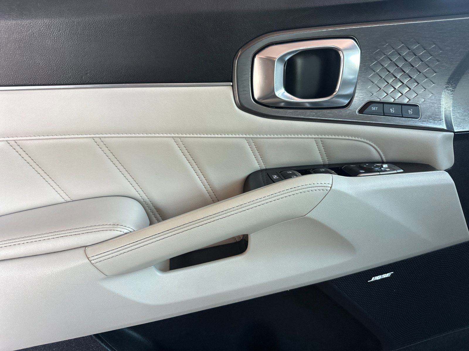 Used 2022 Kia Sorento SX Prestige image 11