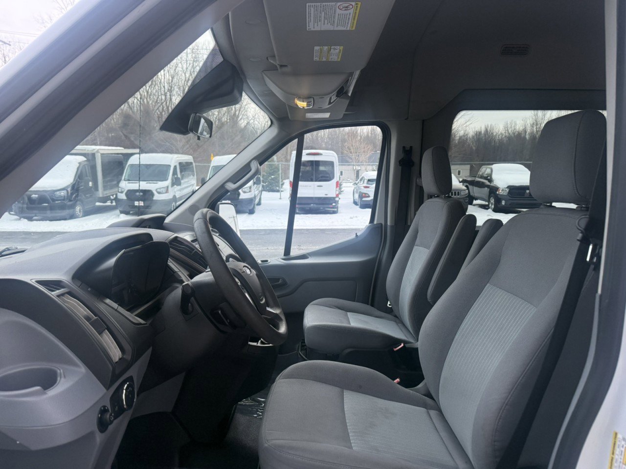 Used 2017 Ford Transit 350 XLT image 17