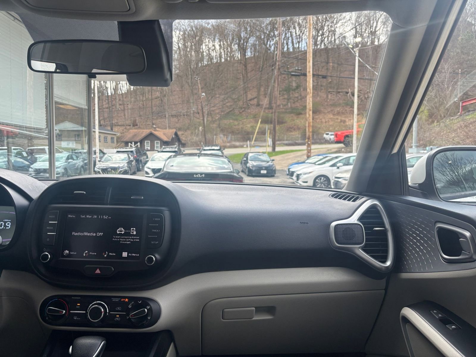 Used 2025 Kia Soul LX w/ LX Technology Package image 33