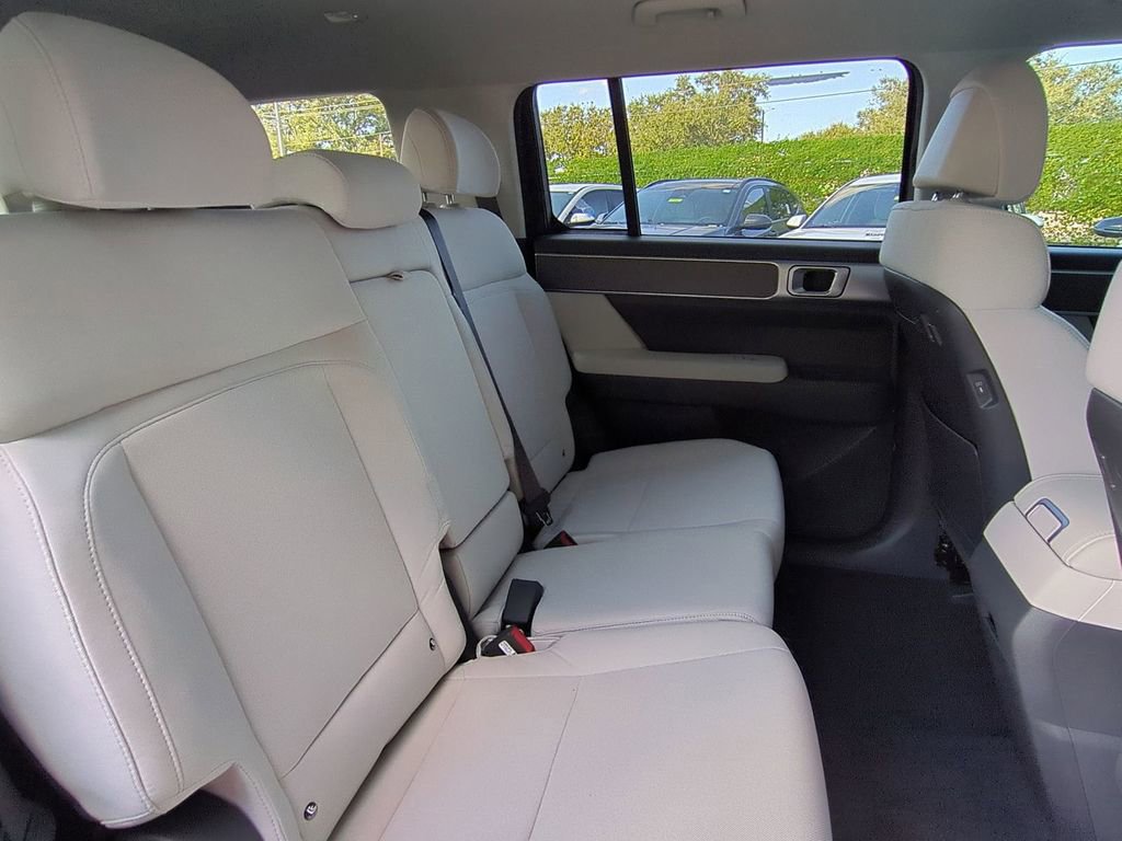 New 2026 Hyundai Santa Fe SE image 17