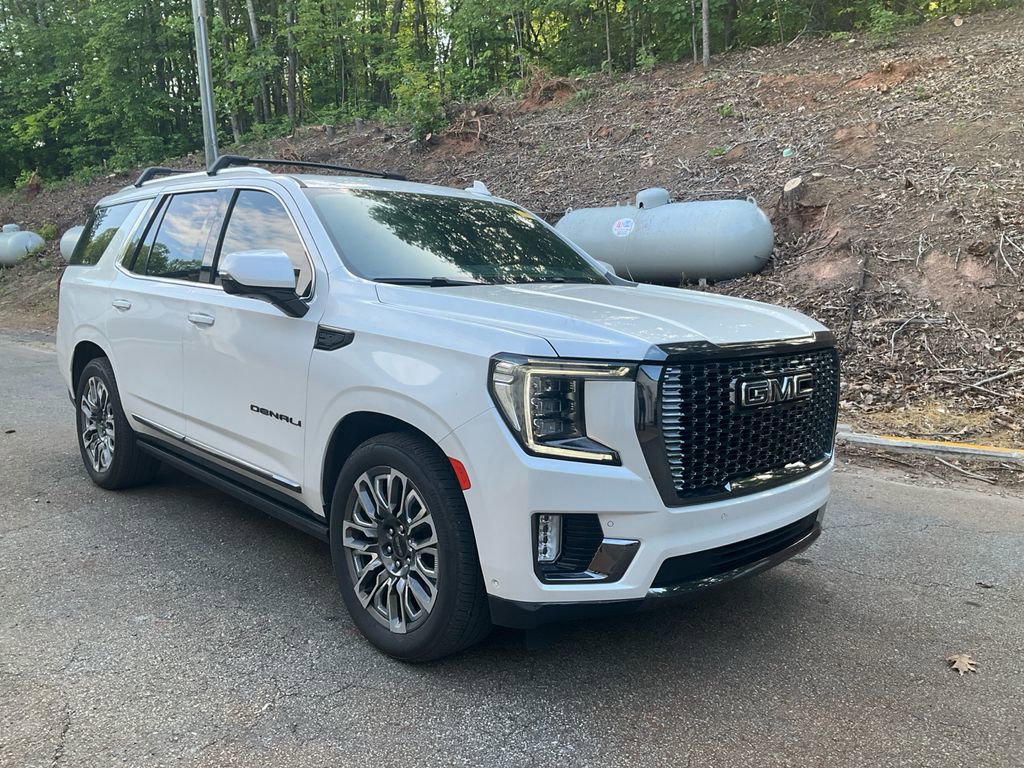 Used 2024 GMC Yukon Denali Ultimate AWD/4WD image 3