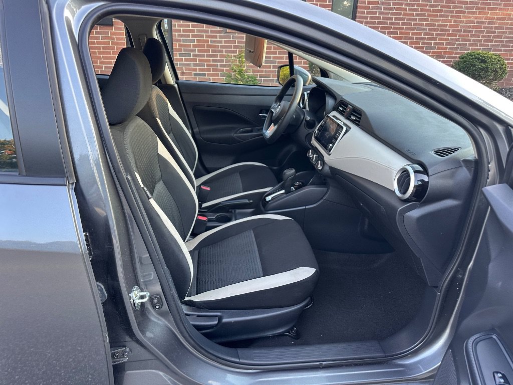 Used 2022 Nissan Versa SV FWD image 25