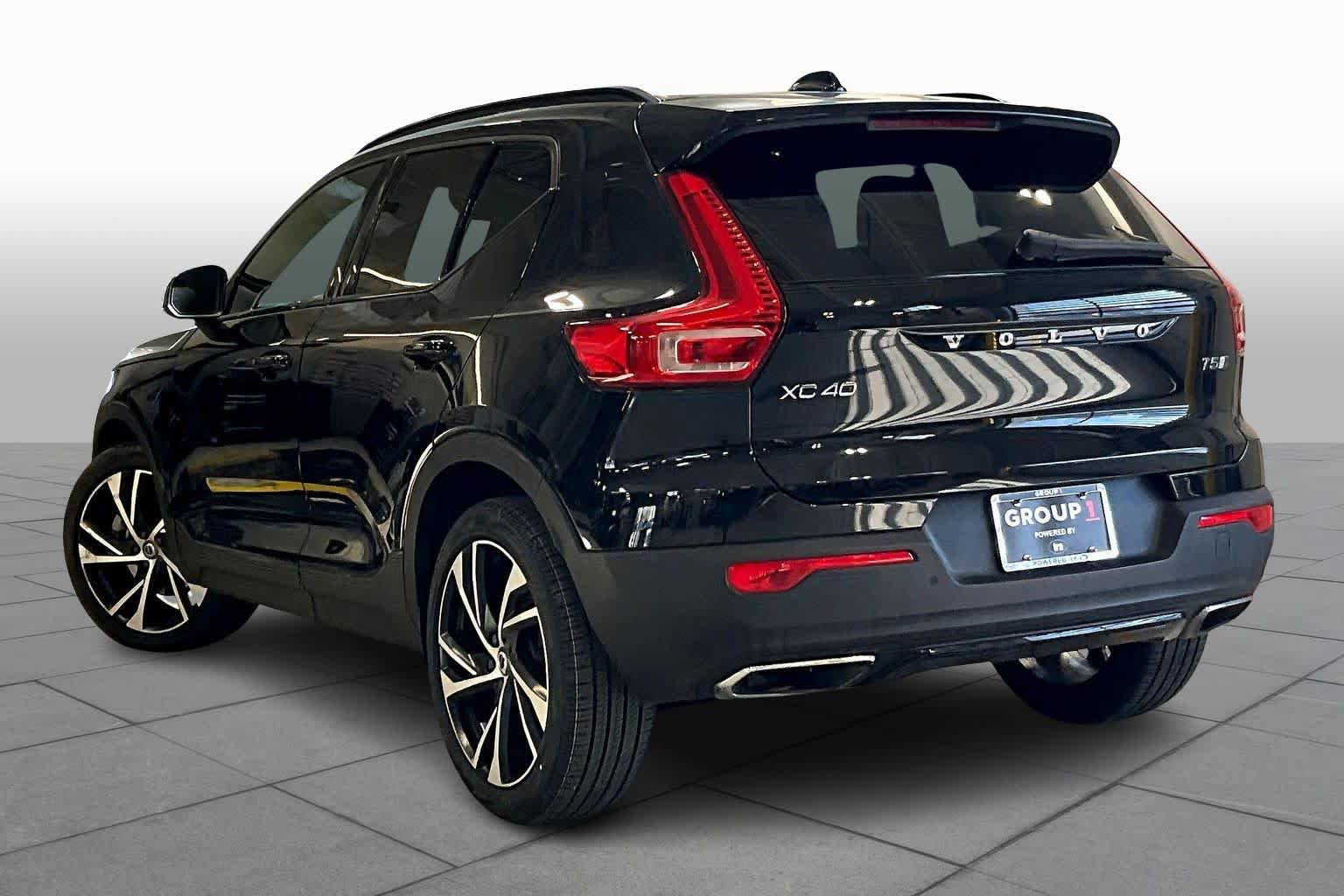 Used 2020 Volvo XC40 T5 R-Design w/ Protection Package AWD/4WD image 12