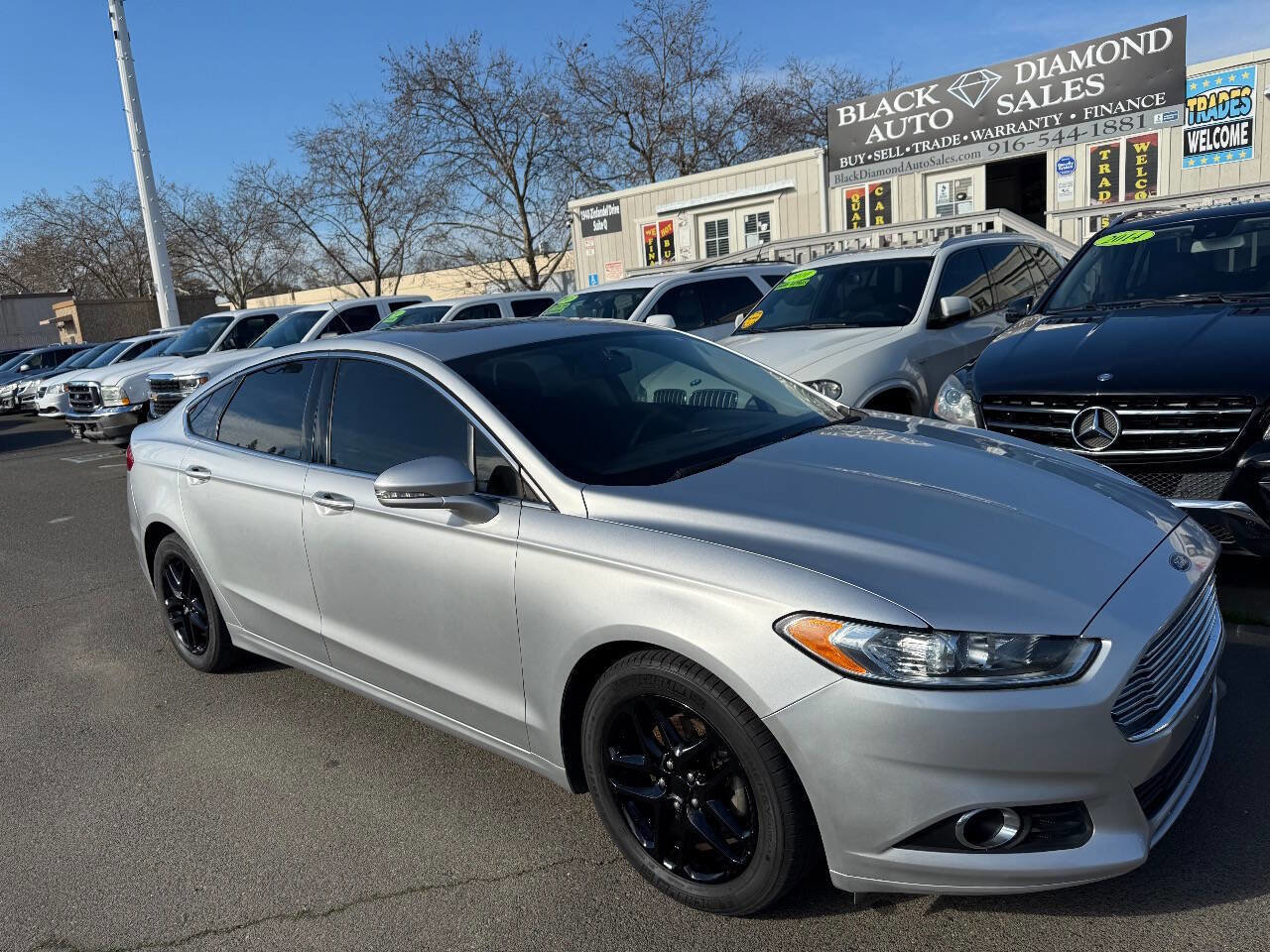 Used 2016 Ford Fusion SE w/ Equipment Group 202A image 1