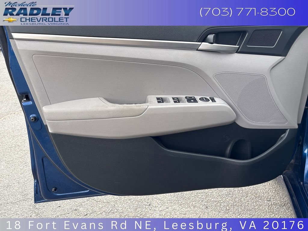Used 2019 Hyundai Elantra SE FWD image 12