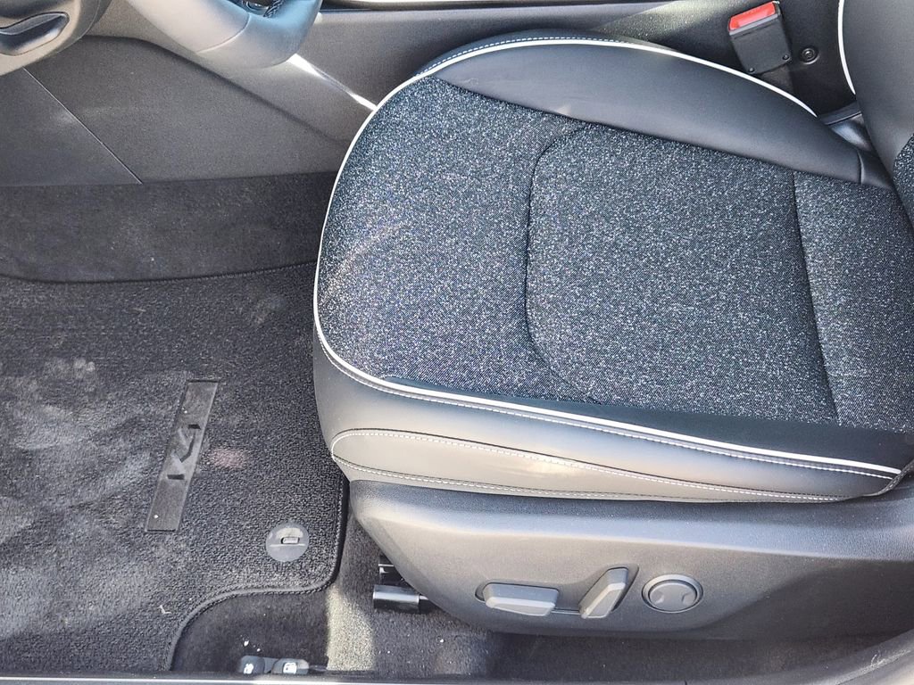 New 2025 Kia K4 GT-Line w/ GT-Line Sunroof Package image 8