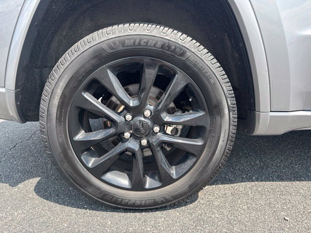 Used 2020 Jeep Grand Cherokee Altitude AWD/4WD image 4