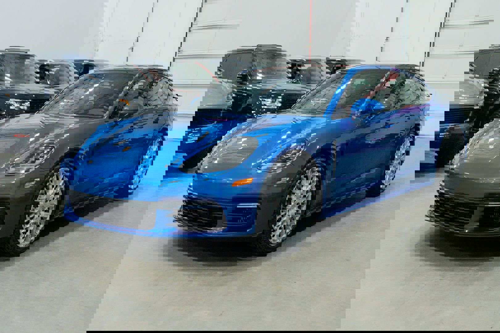 Used 2017 Porsche Panamera 4S image 3