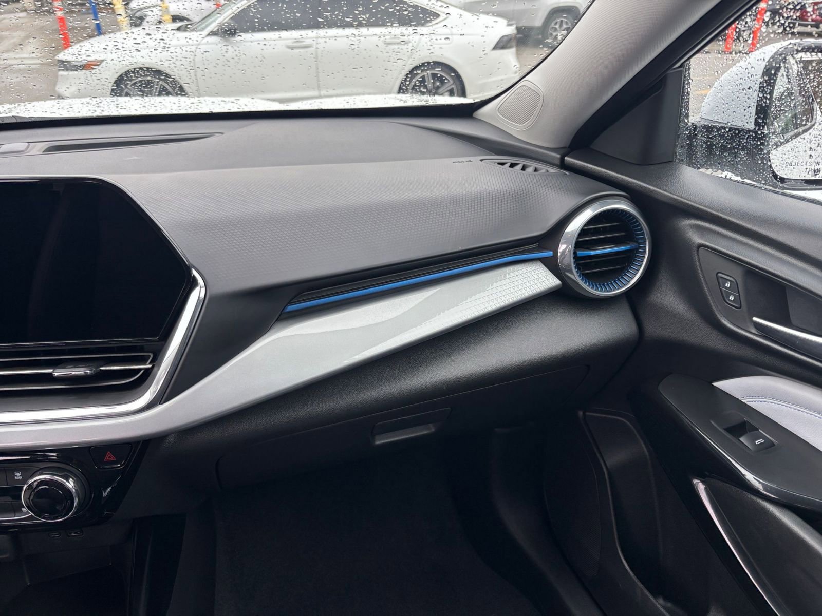 Used 2025 Chevrolet Trax LT w/ LT Convenience Package image 34