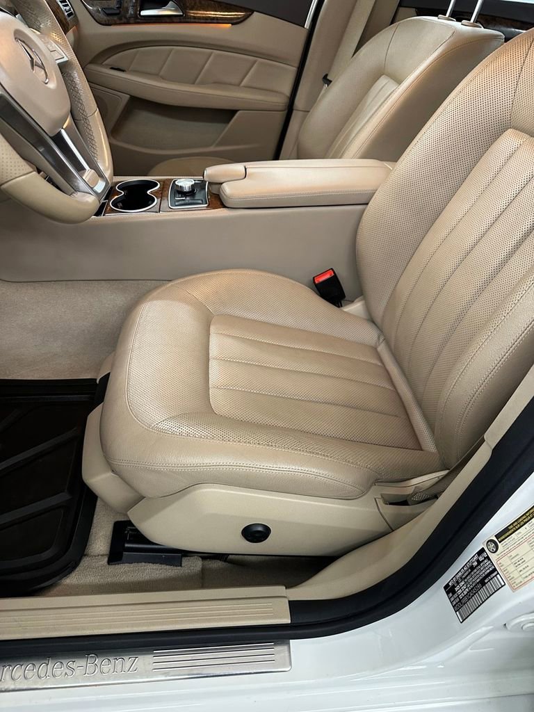 Used 2012 Mercedes-Benz CLS 550 4MATIC image 11