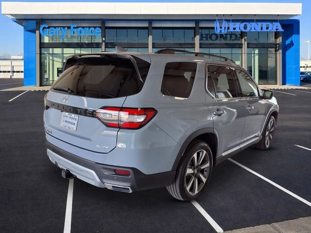 Certified 2024 Honda Pilot Elite image 2
