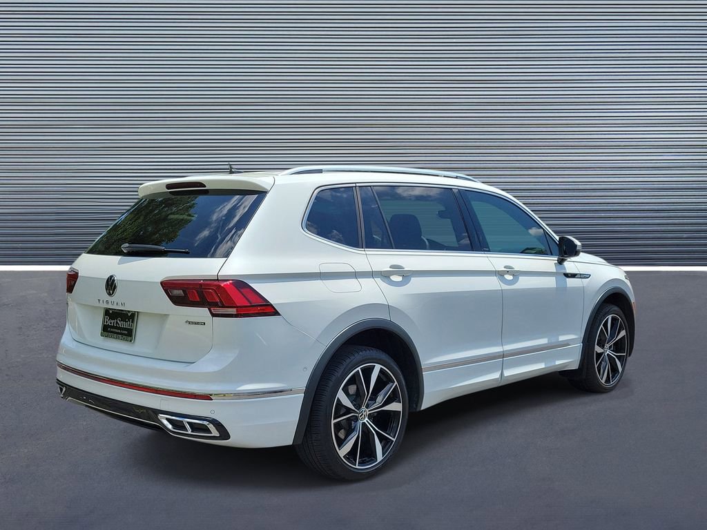 Used 2022 Volkswagen Tiguan SEL R-Line AWD/4WD image 3