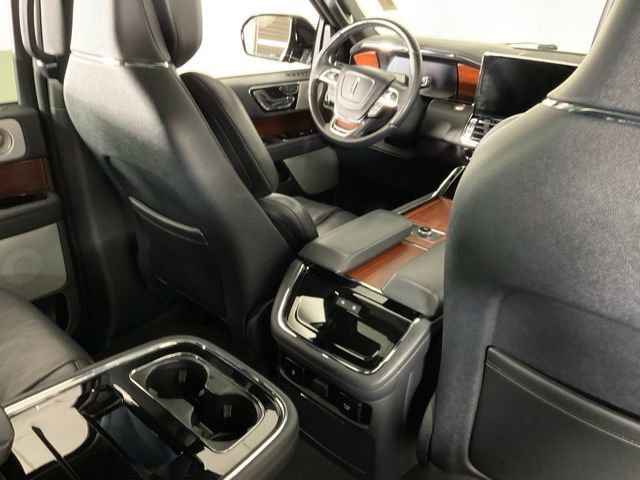 Used 2023 Lincoln Navigator L Reserve image 32