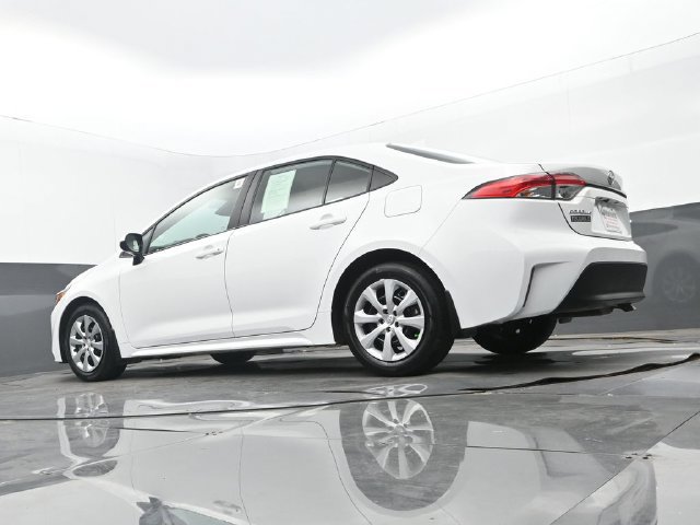 Used 2025 Toyota Corolla LE FWD image 25