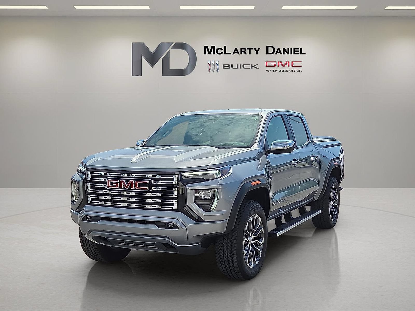 Certified 2024 GMC Canyon Denali AWD/4WD image 3