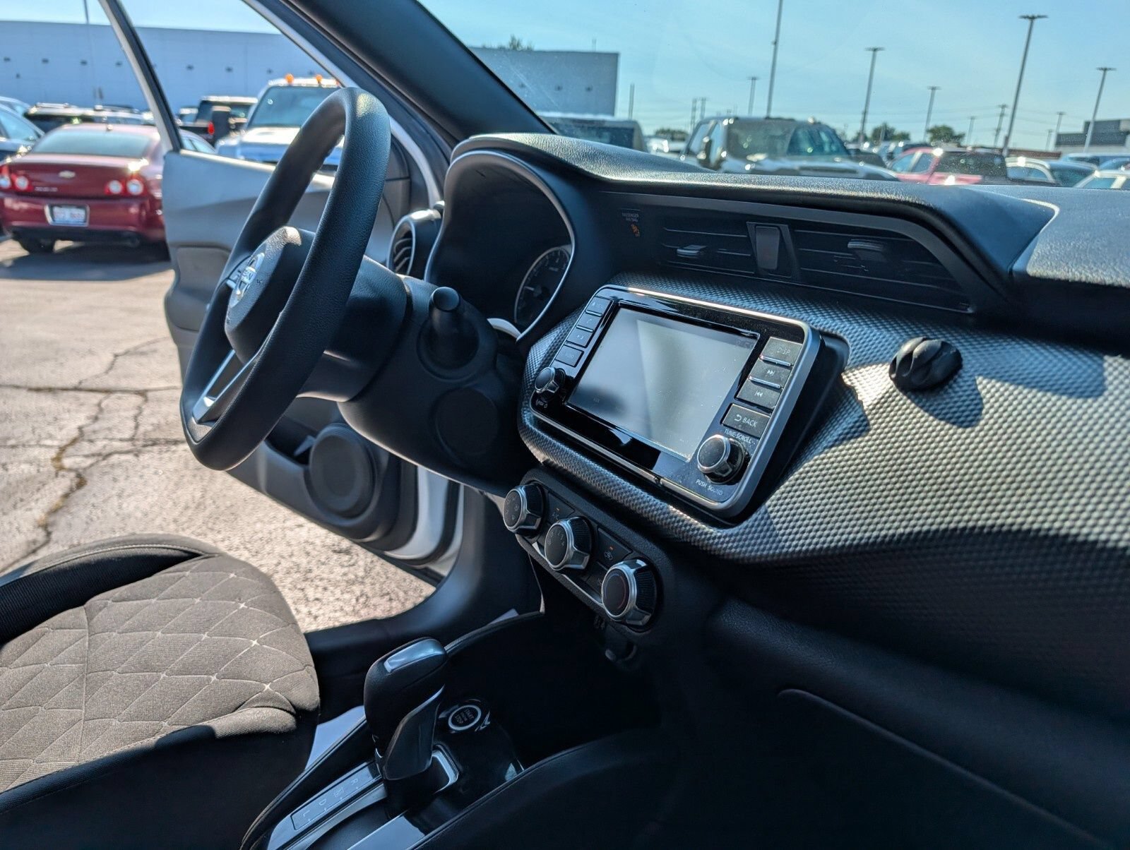 Used 2020 Nissan Kicks S FWD image 22