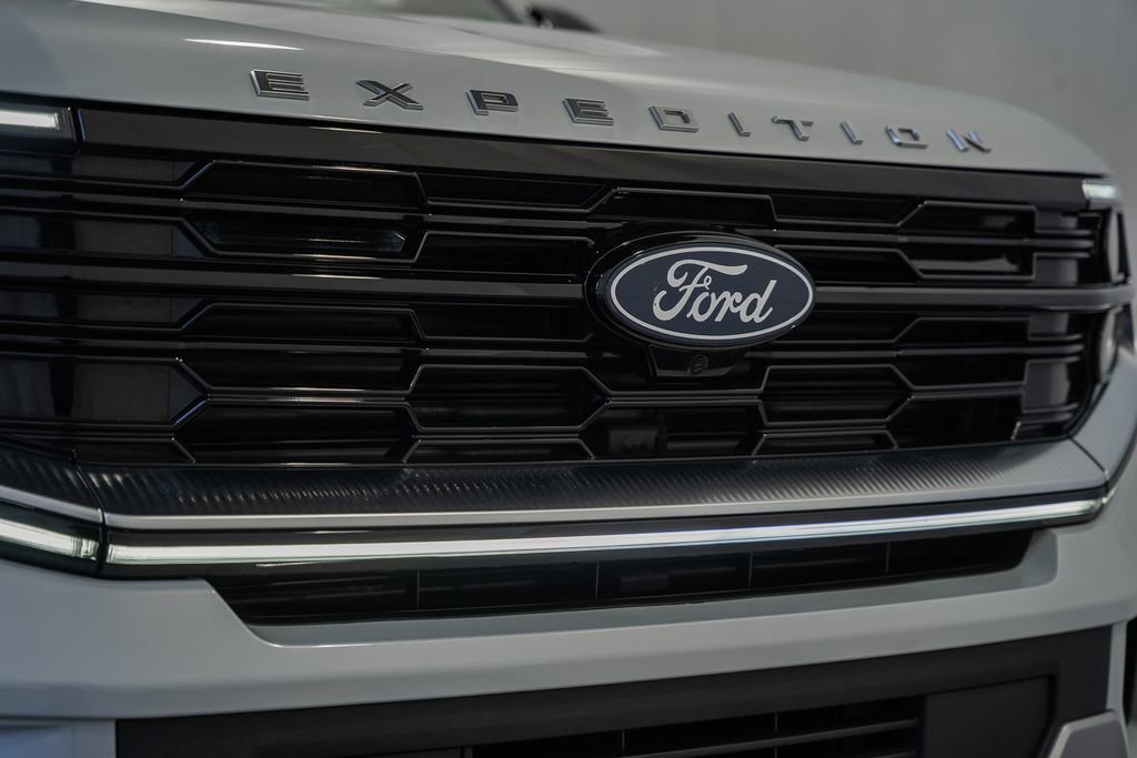 Used 2025 Ford Expedition Max Platinum w/ Driver's Package image 16