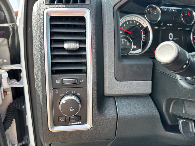 Used 2017 RAM 1500 Classic SLT w/ SLT Plus D←cor Group AWD/4WD image 11